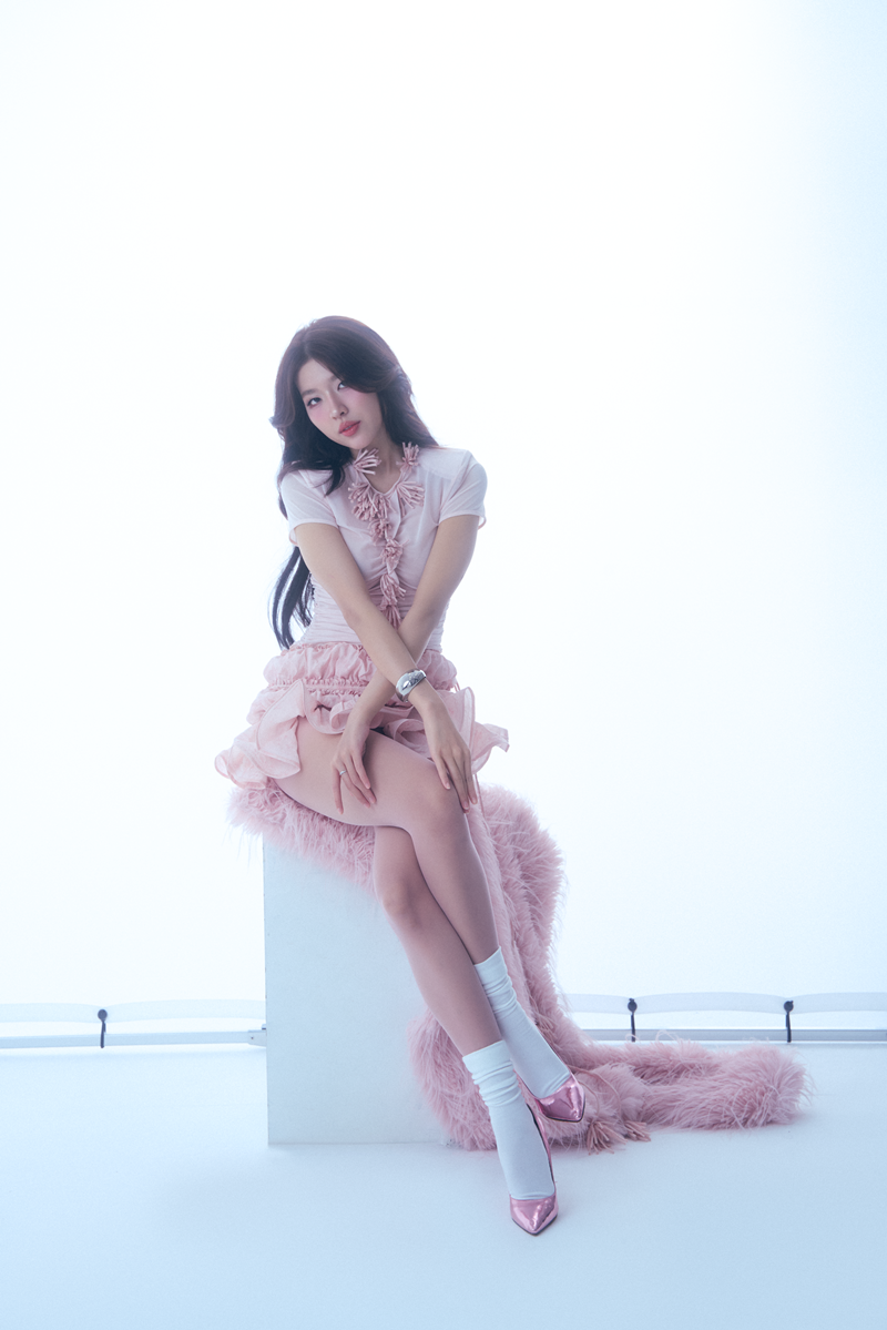 Mỹ nhân đáng yêu nhất Địa Đạo: Được đích thân đạo diễn nhắm thẳng, hoảng loạn khi tới bối cảnh thật- Ảnh 5.