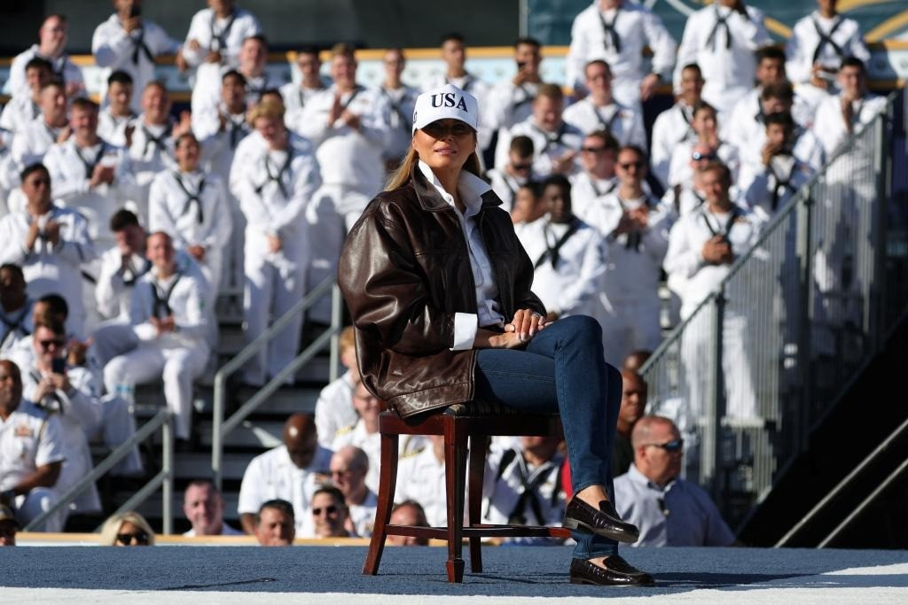 Khoảnh khắc tuyệt đối điện ảnh của bà Melania Trump- Ảnh 6.