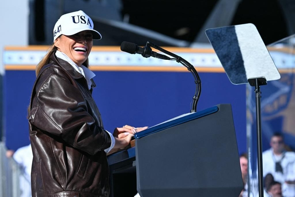 Khoảnh khắc tuyệt đối điện ảnh của bà Melania Trump- Ảnh 5.