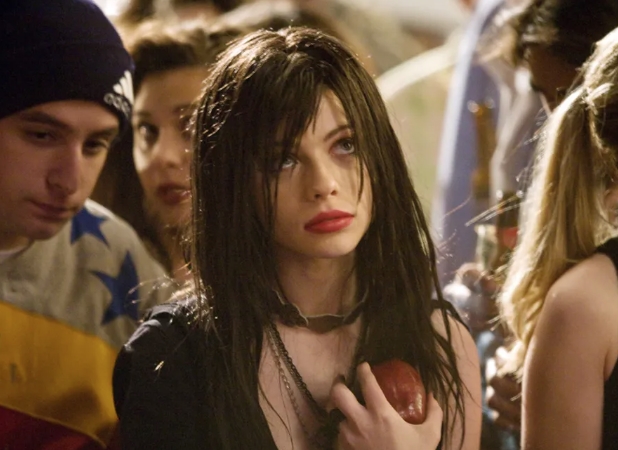 Bộ phim 18+ nóng bỏng nhất sự nghiệp của mỹ nhân Gossip Girl vừa qua đời- Ảnh 7. Bộ phim 18+ nóng bỏng nhất sự nghiệp của mỹ nhân Gossip Girl vừa qua đời- Ảnh 7.