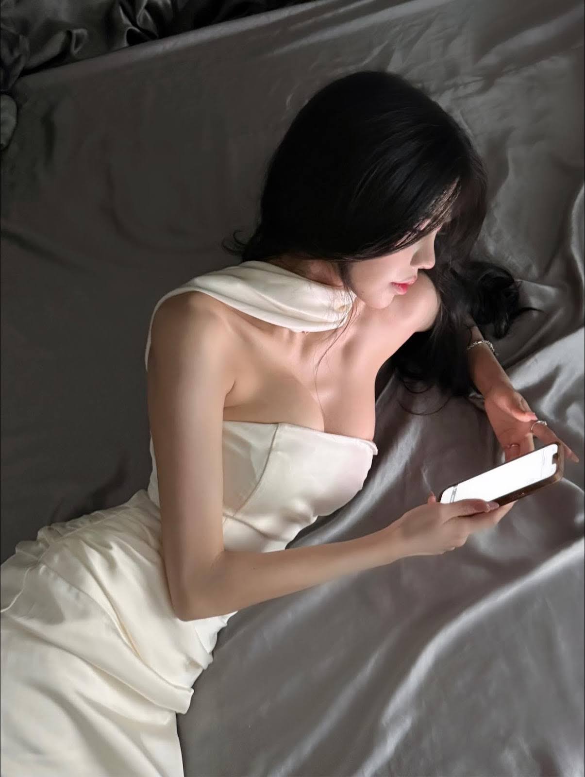 Mai Dora không ngại khoe dáng, khẳng định phong cách cá nhân