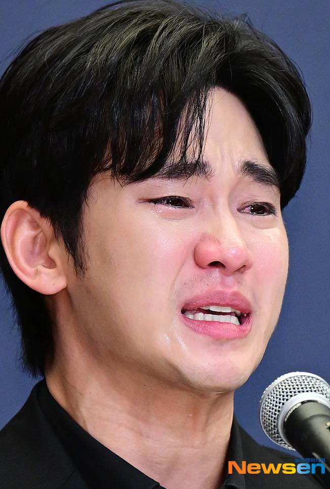 Phản ứng của dư luận về họp báo Phản ứng của dư luận về họp báo