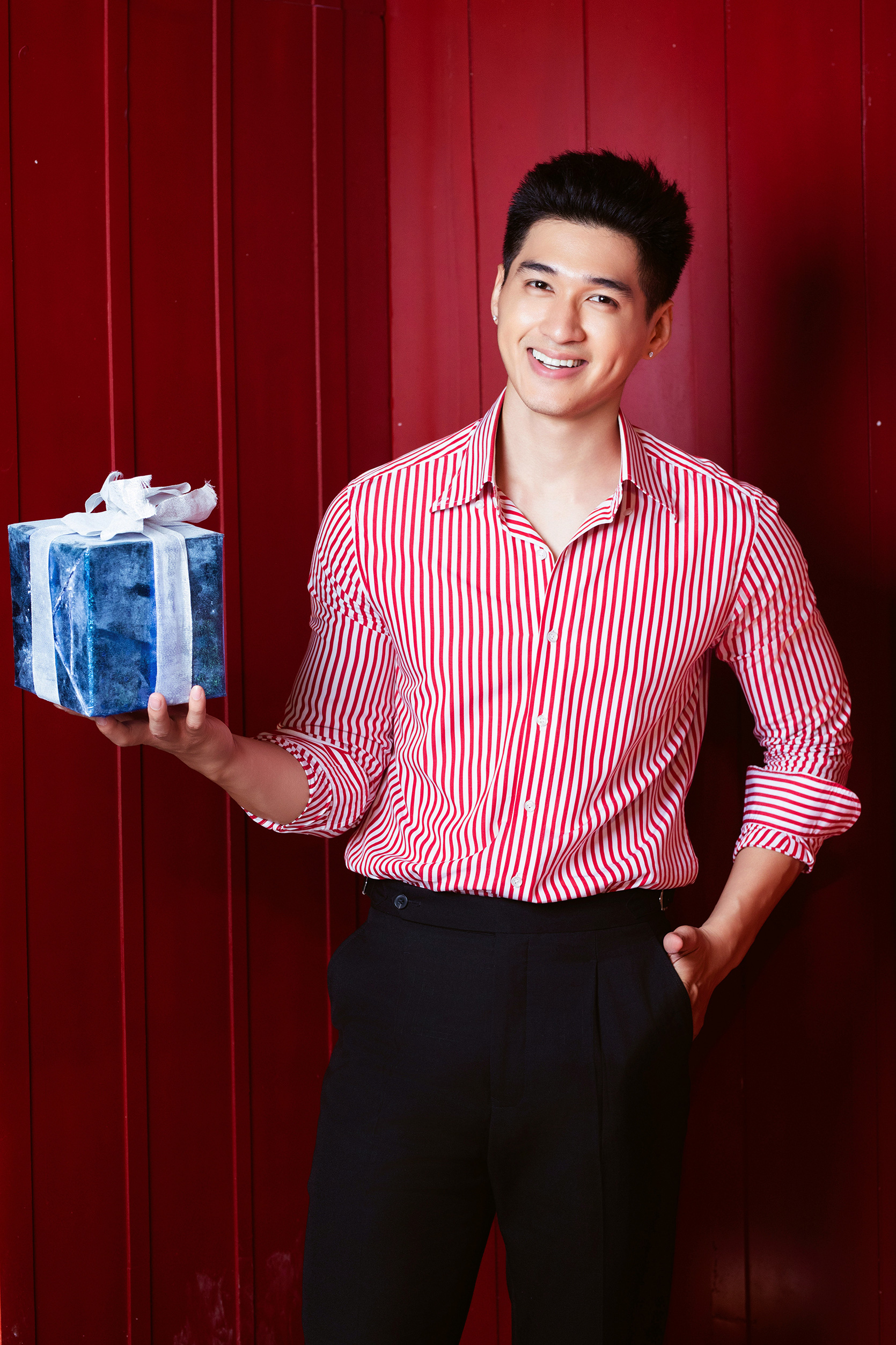 Nam diễn viên có cái tên kỳ lạ nhất Việt Nam: Ngoại hình hơn cả cực phẩm, cười lên một cái là đẹp gấp 1000 lần- Ảnh 4.