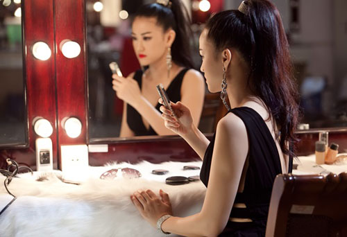 Việt Nam có duy nhất 1 mỹ nhân chỉ nói 3 chữ mà hot suốt 13 năm, nhan sắc bốc lửa ai nhìn cũng đổ đứ đừ- Ảnh 2. Việt Nam có duy nhất 1 mỹ nhân chỉ nói 3 chữ mà hot suốt 13 năm, nhan sắc bốc lửa ai nhìn cũng đổ đứ đừ- Ảnh 2.