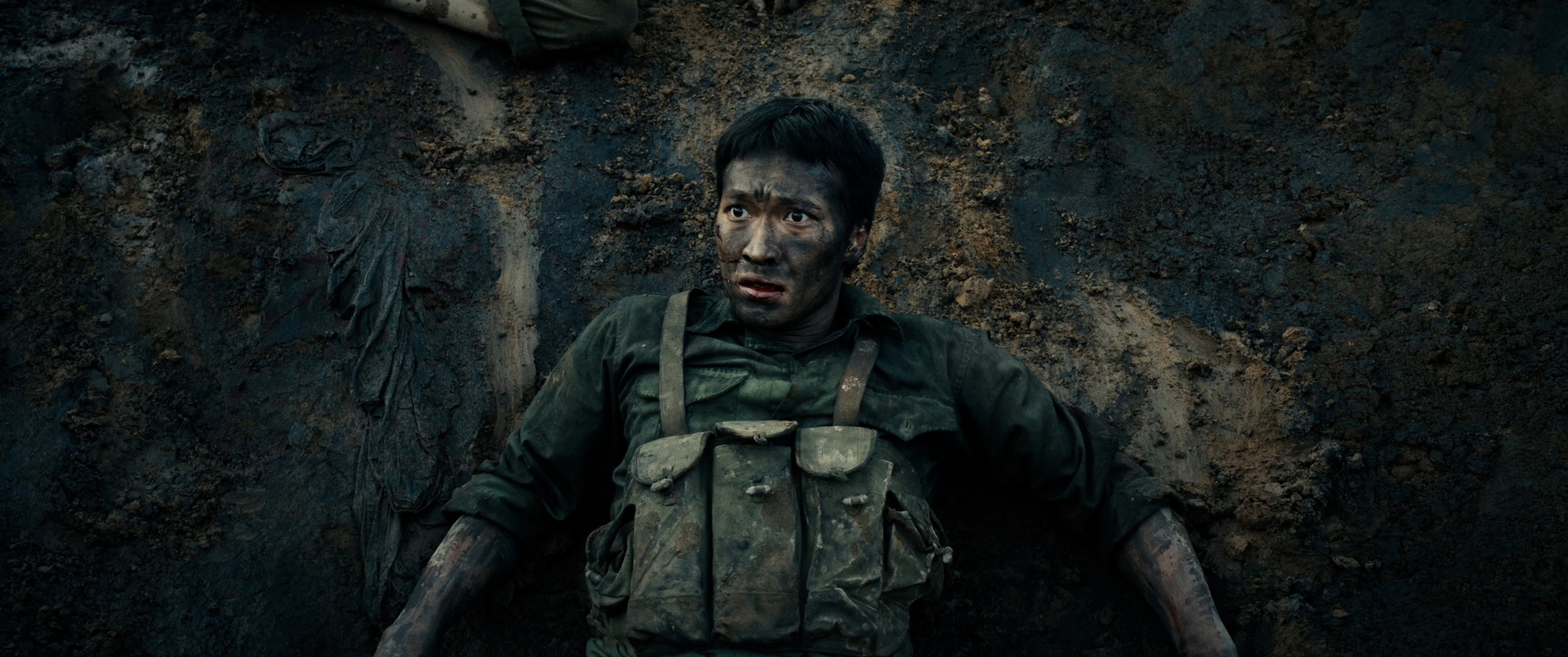 Nghẹn lòng cảnh người lính bị