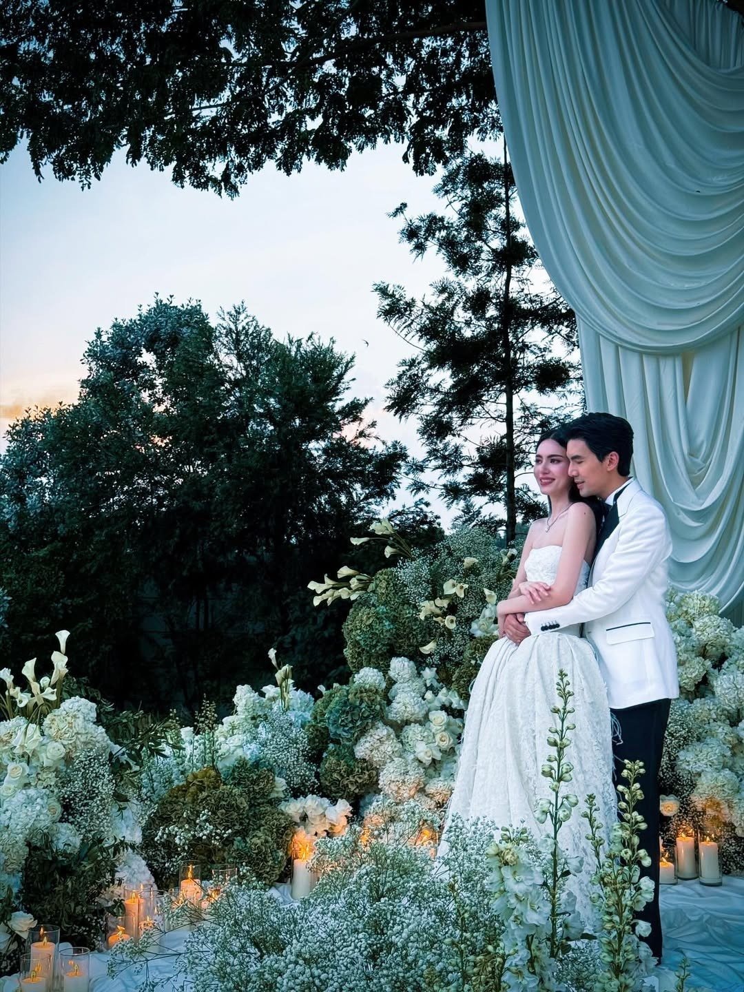 Ngắm đám cưới của