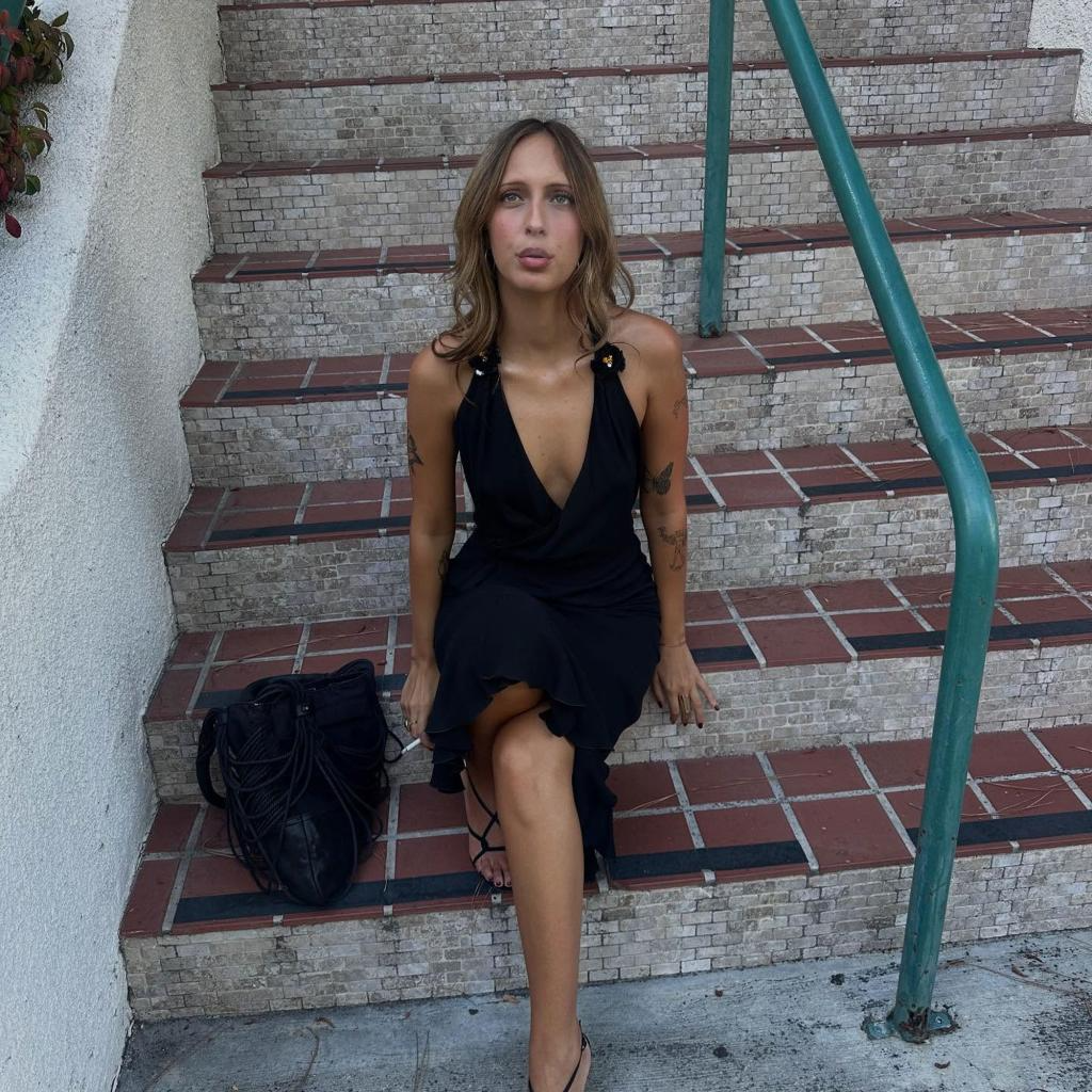 Cặp đôi vàng Gigi - Bella Hadid bất ngờ phát hiện có thêm em gái 23 tuổi, visual thế nào so với các chị?- Ảnh 6.