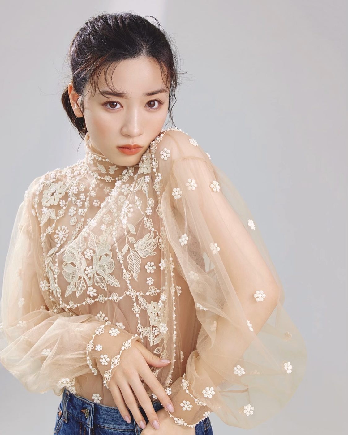 "Tiên nữ khóc nhè" đẹp nhất Nhật Bản: Cứ rơi lệ là bùng nổ visual, trở thành tội đồ vì 1 lời nguyền mei nagano3 17465577393243626019 1746576543446 1746576543536577926205 1746598937197 1746598937316315744019