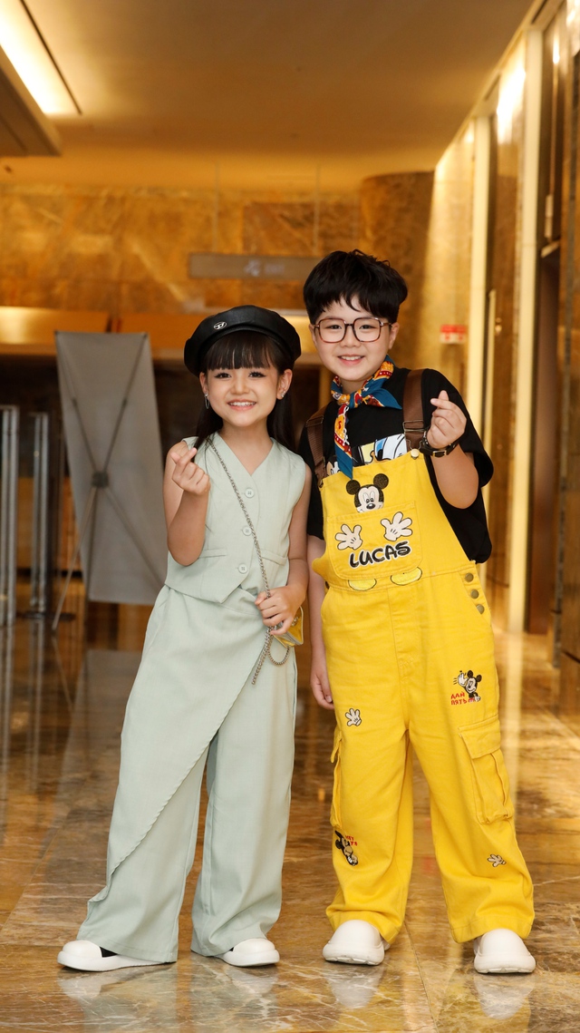 Nam diễn viên vắng mặt ở họp báo vì Covid-19, nữ chính lẻ bóng hút mọi ánh nhìn, được khen càng ngày càng đẹp- Ảnh 4.