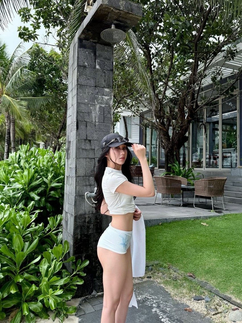 Nữ streamer Việt, diện quần siêu ngắn khiến fan phát cuồng mina young 20 8