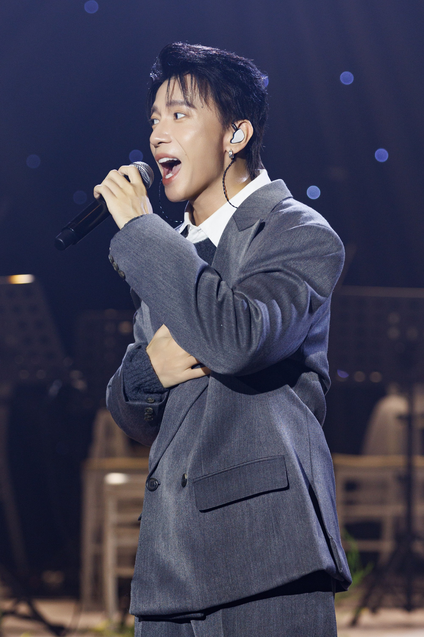 Dàn hoa hậu nhảy múa ở lễ cưới Á hậu Quỳnh Châu và chồng CEO- Ảnh 5.