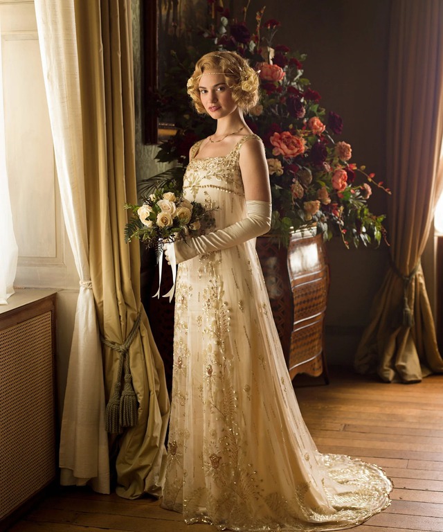 10 mỹ nhân có gương mặt “ăn đèn” tuyệt đối: Đứng đầu được ví như nữ thần, số 7 vừa nhìn đã ám ảnh- Ảnh 4.