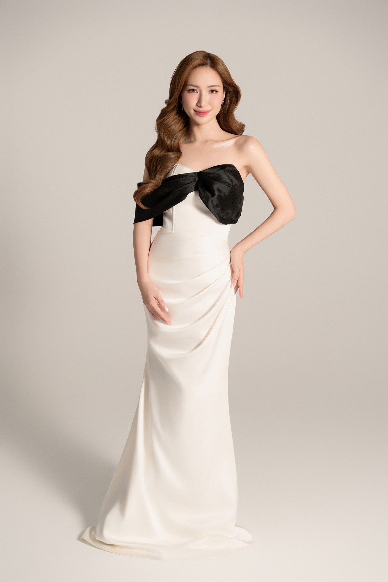 Hòa Minzy là minh chứng cho hành trình tự làm mới mình, tôn vinh văn hóa dân tộc qua âm nhạc. Ảnh: NSCC