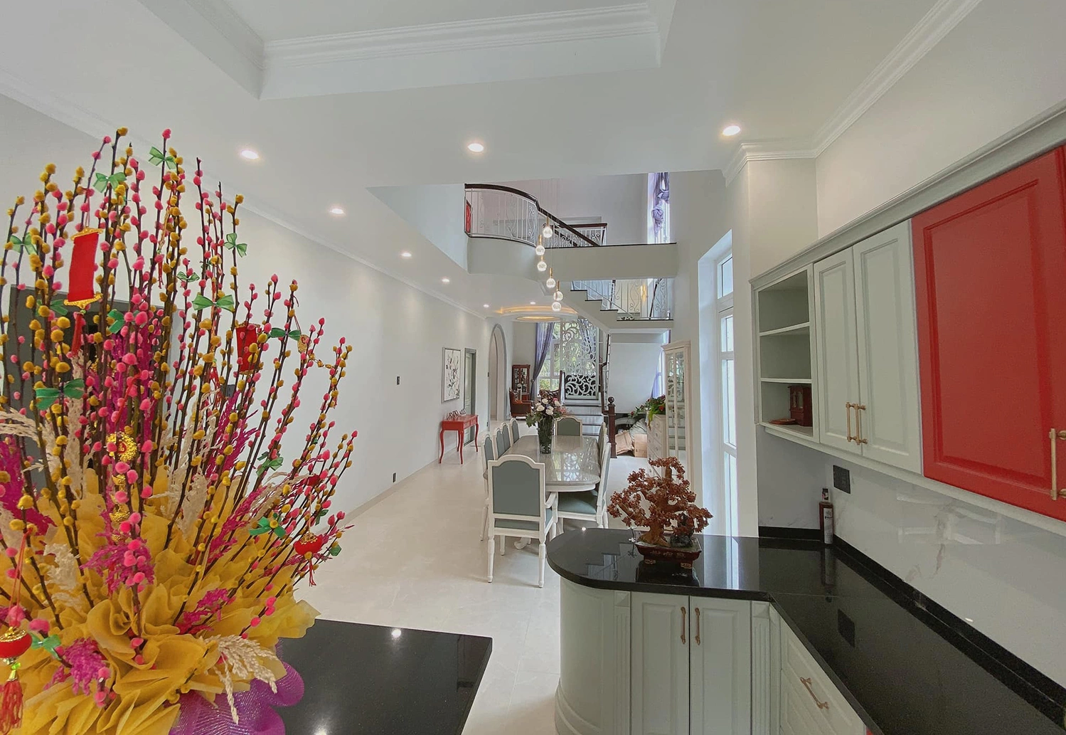 Diễn viên Việt sở hữu 2 biệt thự, 3 nhà hàng: Hủy hôn vợ sắp cưới, tuổi 41 yêu bạn gái kém 16 tuổi- Ảnh 8.