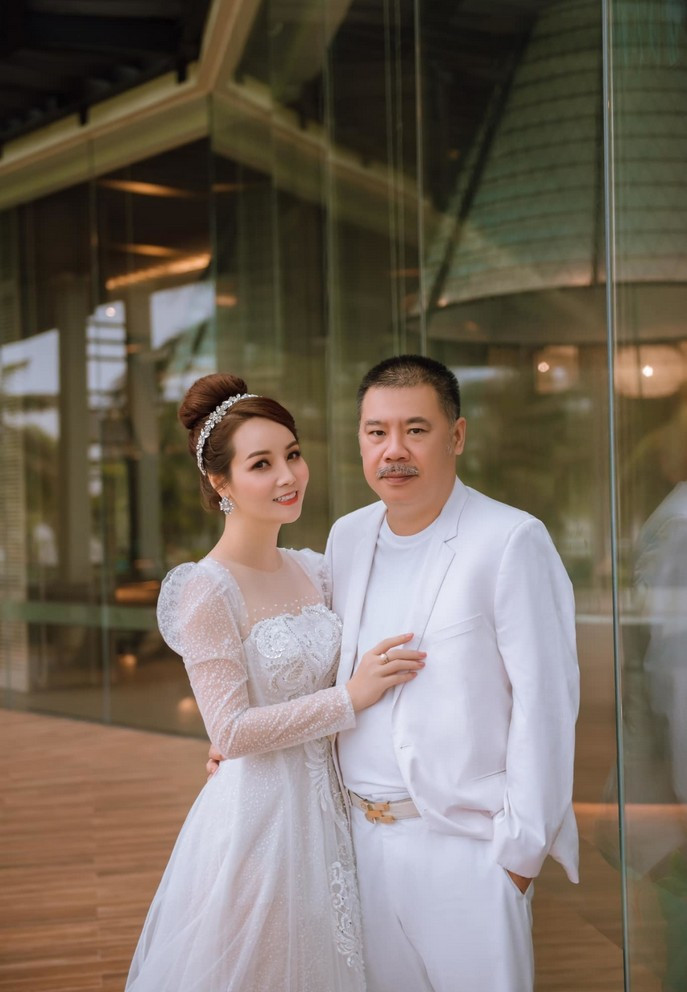 Nữ nghệ sĩ ở biệt thự triệu đô 2 mặt tiền quận 7, hôn nhân viên mãn với chồng đại gia bất động sản- Ảnh 2.