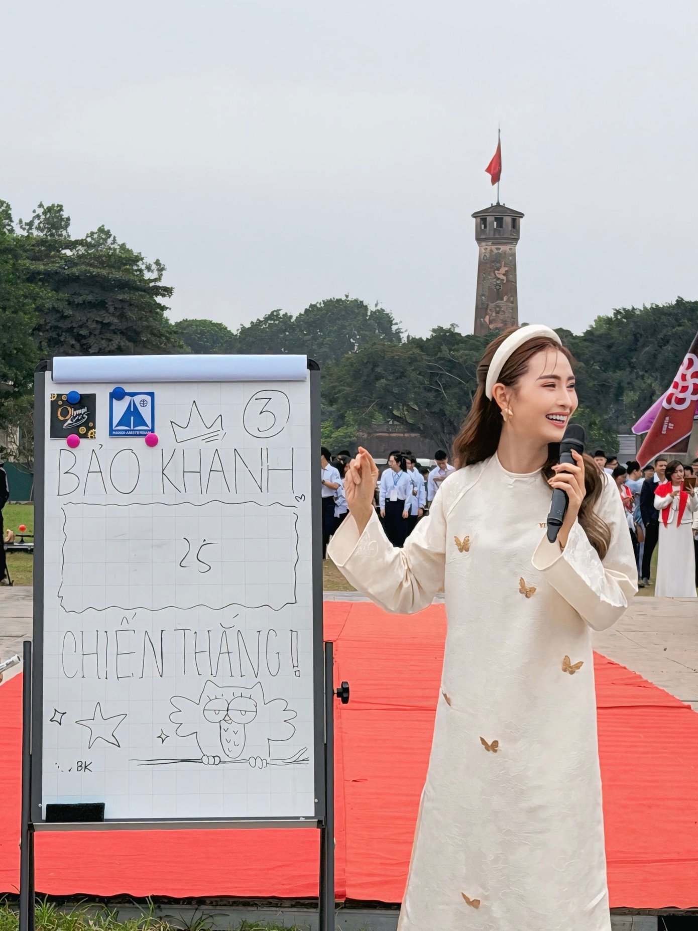 Huyền Trang hy vọng thí sinh Trần Bùi Bảo Khánh giành vòng nguyệt quế Đường lên đỉnh Olympia năm thứ 25.