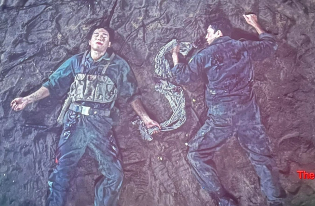 Lý giải 6 chi tiết đắt giá nhất giúp phim Mưa Đỏ đạt doanh thu gần 600 tỷ đồng, tạo ra hiện tượng vô tiền khoáng hậu của điện ảnh Việt- Ảnh 5.