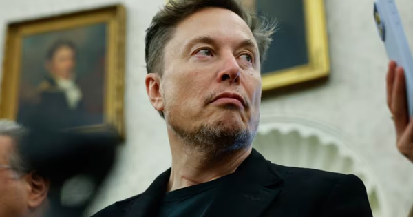 Cuộc họp thập kỷ quyết định số phận của Elon Musk: Hoặc là có cơ hội trở thành nghìn tỷ phú đầu tiên hoặc phải rời bỏ Tesla mãi mãi musk2 1762405533892 17624055341731558596156 0 0 503 805 crop 17624055493042139996263png