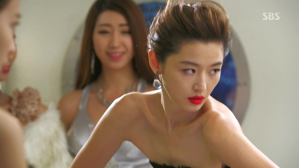 5 mỹ nhân Hàn là “kẻ thù của người hướng nội”: Thấy Son Ye Jin là khóc thét, số 1 kém duyên thôi rồi- Ảnh 4.