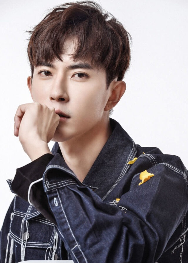 Vụ nam diễn viên ngã lầu tử vong: 1 ca sĩ