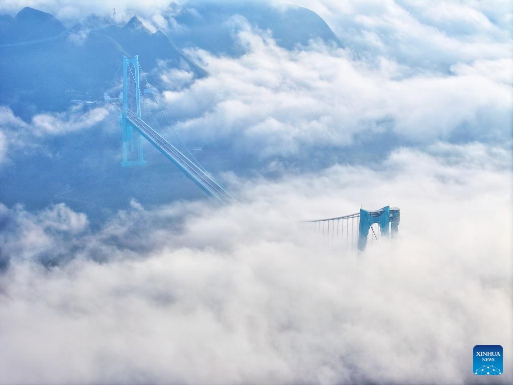 Cận cảnh cây cầu cao nhất thế giới,