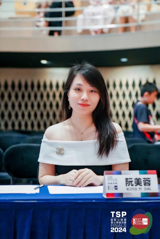 Cô giáo - nghệ sỹ Mỹ Dung thắp lên giấc mơ cho những