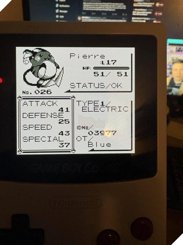 Game Thủ Pokemon Blue Bất Ngờ Khi Pikachu Tiến Hóa Thành Raichu Mà Không Cần Đá Sét 2