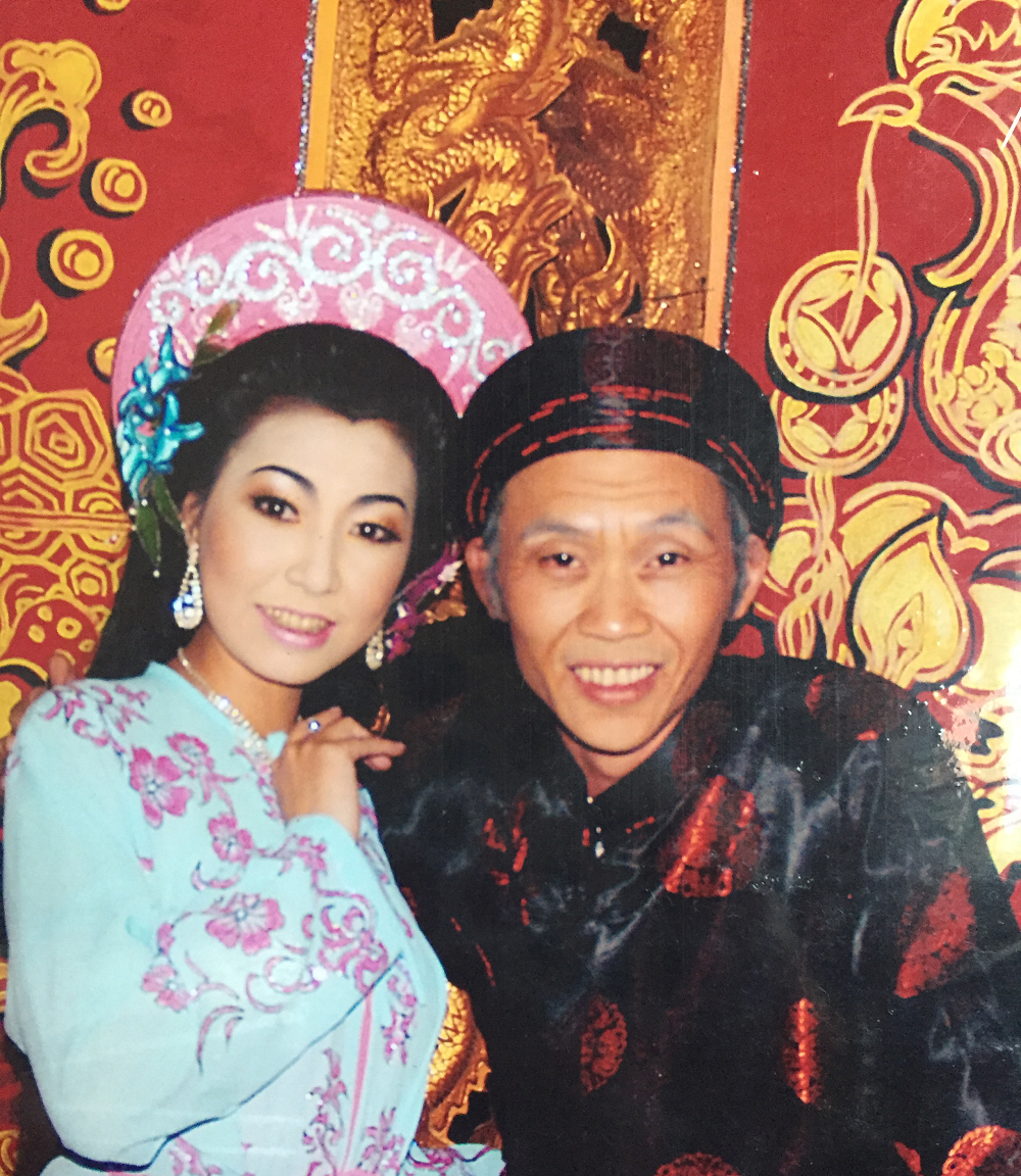 Nữ ca sĩ duy nhất được Hoài Linh công khai yêu, xăm hình danh hài lên người: U50 nuôi cả mẹ lẫn con, cháu- Ảnh 2.