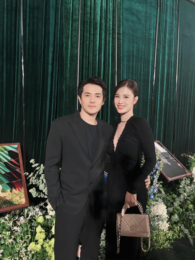 Nữ ca sĩ lấy chồng Chủ tịch, dùng 2 máy bay chở 500 khách dự đám cưới, sinh con liền sắm siêu biệt thự- Ảnh 2.