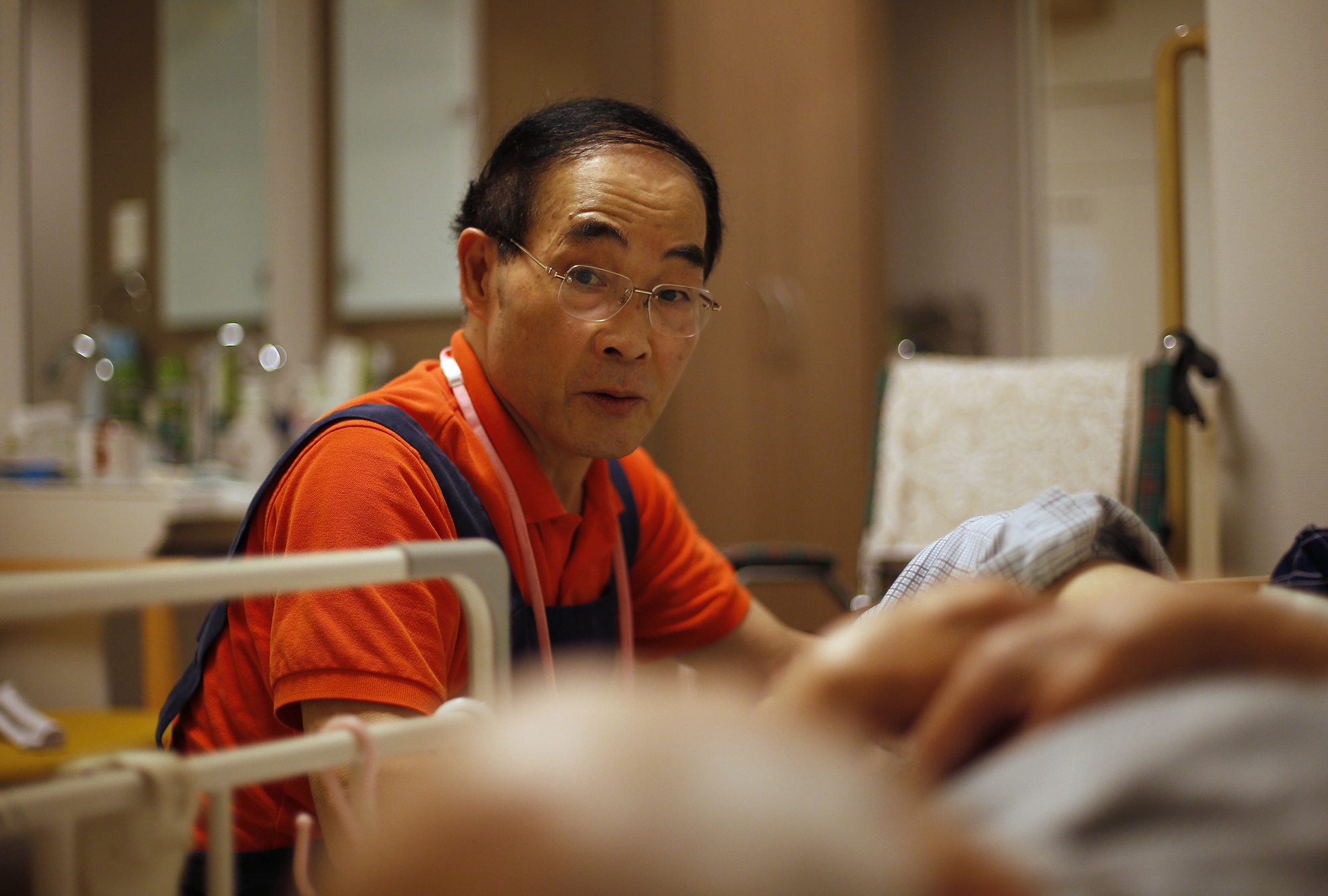 Nghỉ hưu sớm với 176 tỷ đồng, 6 tháng sau người đàn ông 48 tuổi đi làm phục vụ quán bar: Sai lầm vì “Tôi đã bỏ quên điều quan trọng nhất”- Ảnh 1. Nghỉ hưu sớm với 176 tỷ đồng, 6 tháng sau người đàn ông 48 tuổi đi làm phục vụ quán bar: Sai lầm vì “Tôi đã bỏ quên điều quan trọng nhất”- Ảnh 1.