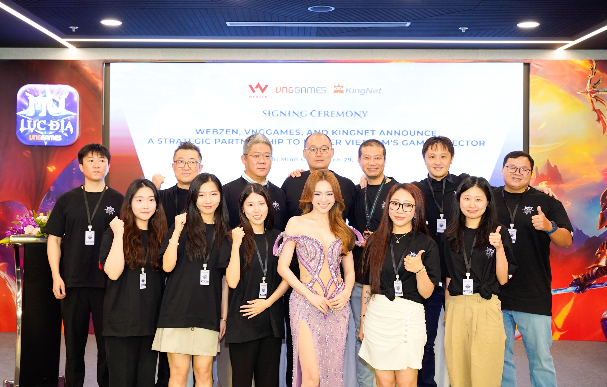 Ninh Dương Lan Ngọc cực sexy tại sự kiện game- Ảnh 2. Ninh Dương Lan Ngọc cực sexy tại sự kiện game- Ảnh 2.