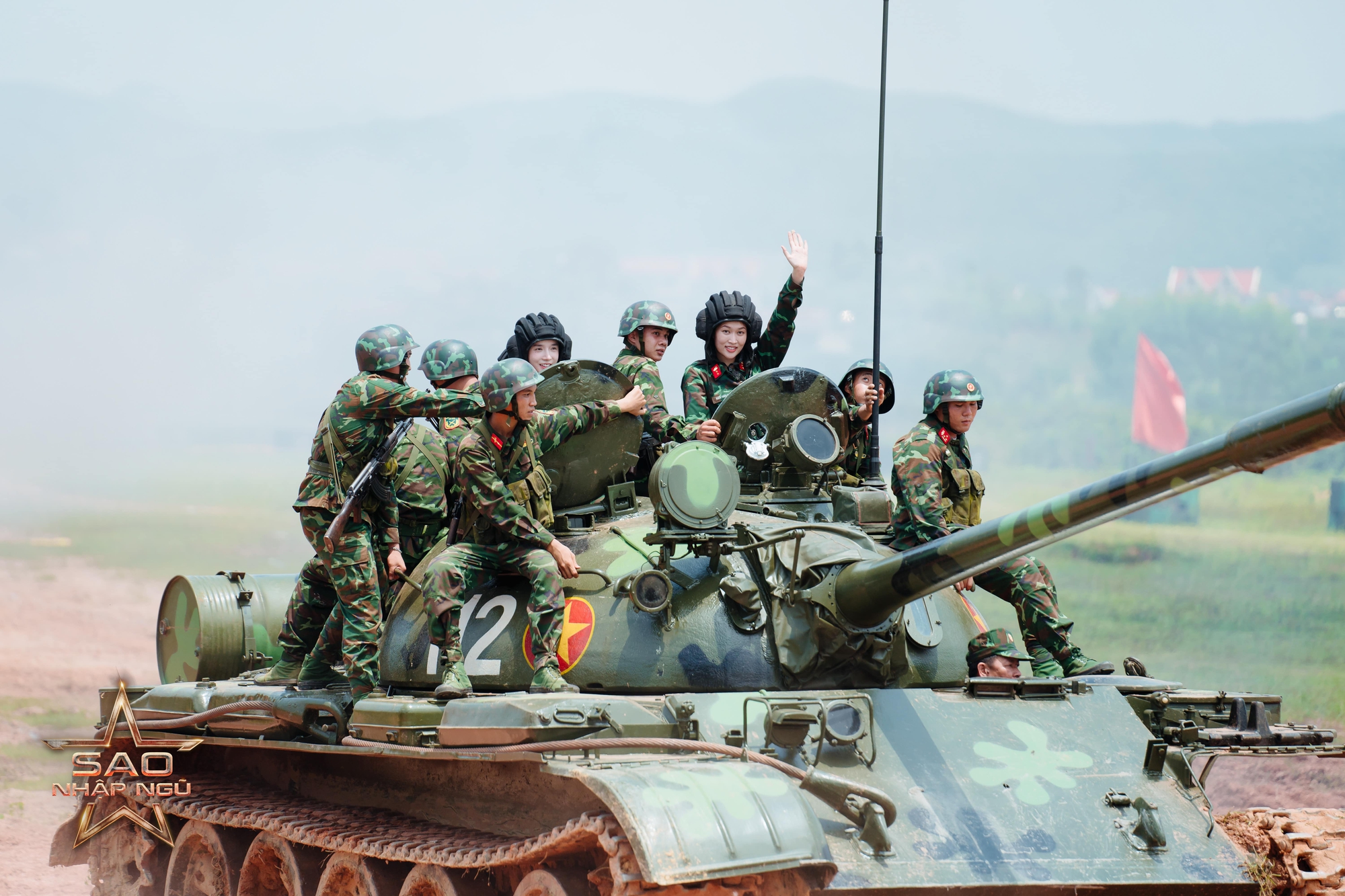 Tập 7 Sao Nhập Ngũ: Hoà Minzy bị chấn thương sau khi bị Tập 7 Sao Nhập Ngũ: Hoà Minzy bị chấn thương sau khi bị