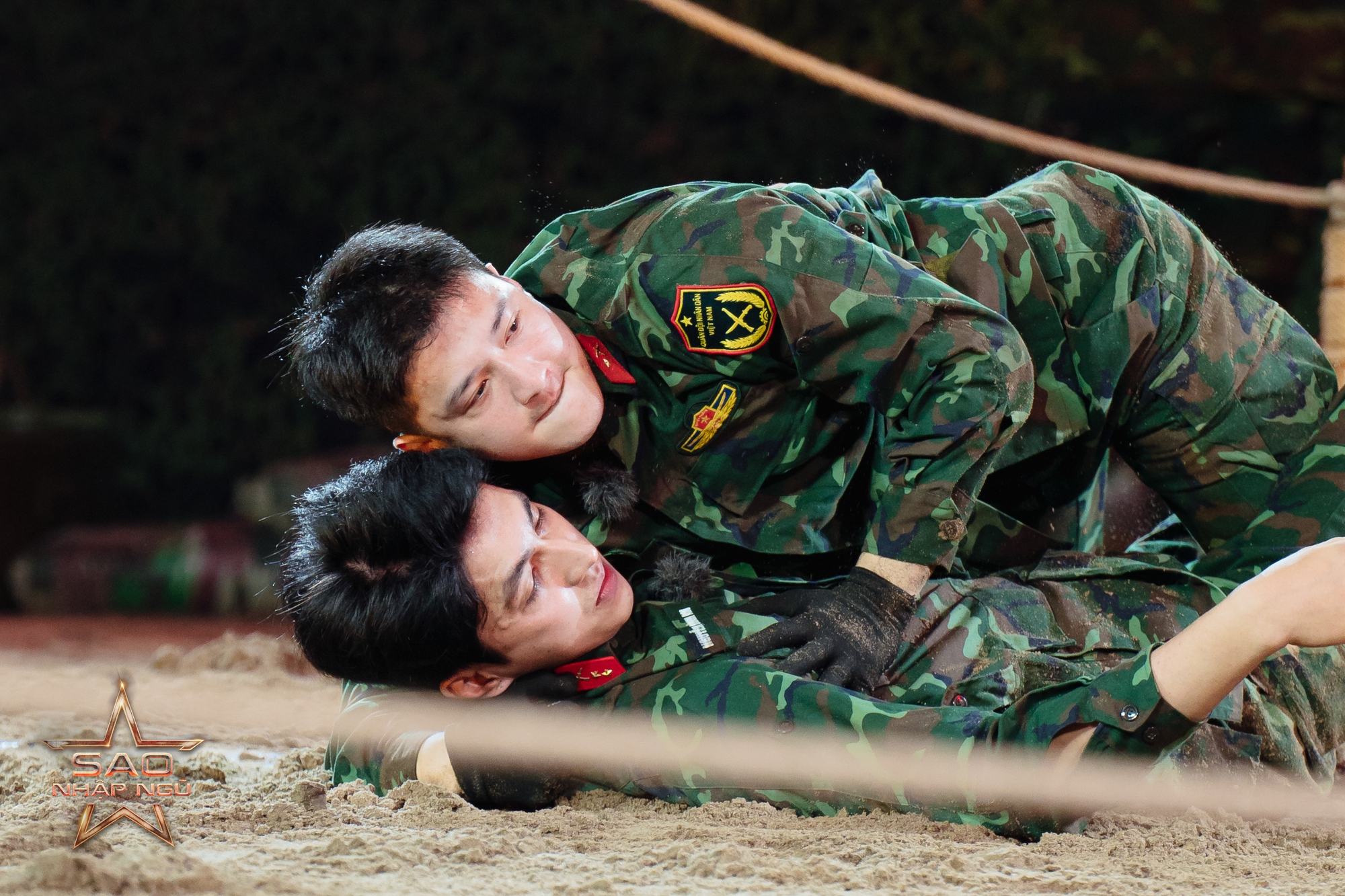 Tập 7 Sao Nhập Ngũ: Hoà Minzy bị chấn thương sau khi bị Tập 7 Sao Nhập Ngũ: Hoà Minzy bị chấn thương sau khi bị