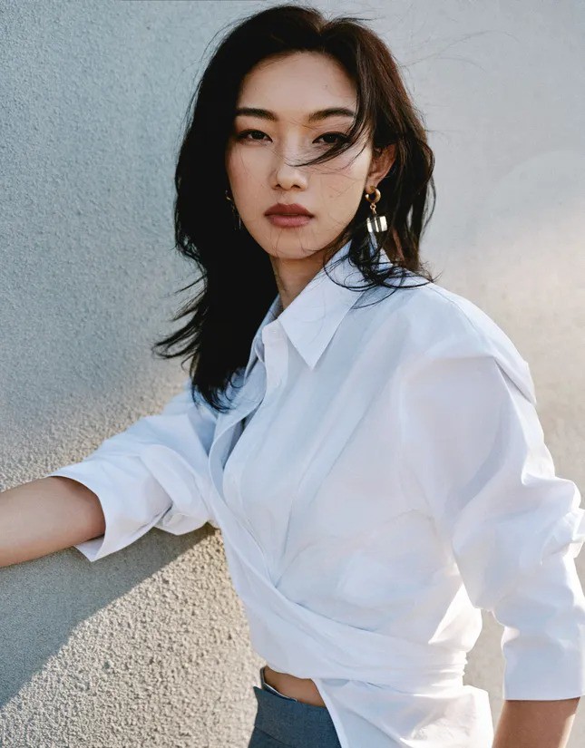 na-nhi4-1749518049-960-width645height825 Nữ diễn viên lợi dụng suất ưu tiên dành cho thí sinh dân tộc thiểu số vùng khó khăn ở khu vực Nội Mông Cổ để vào đại học.