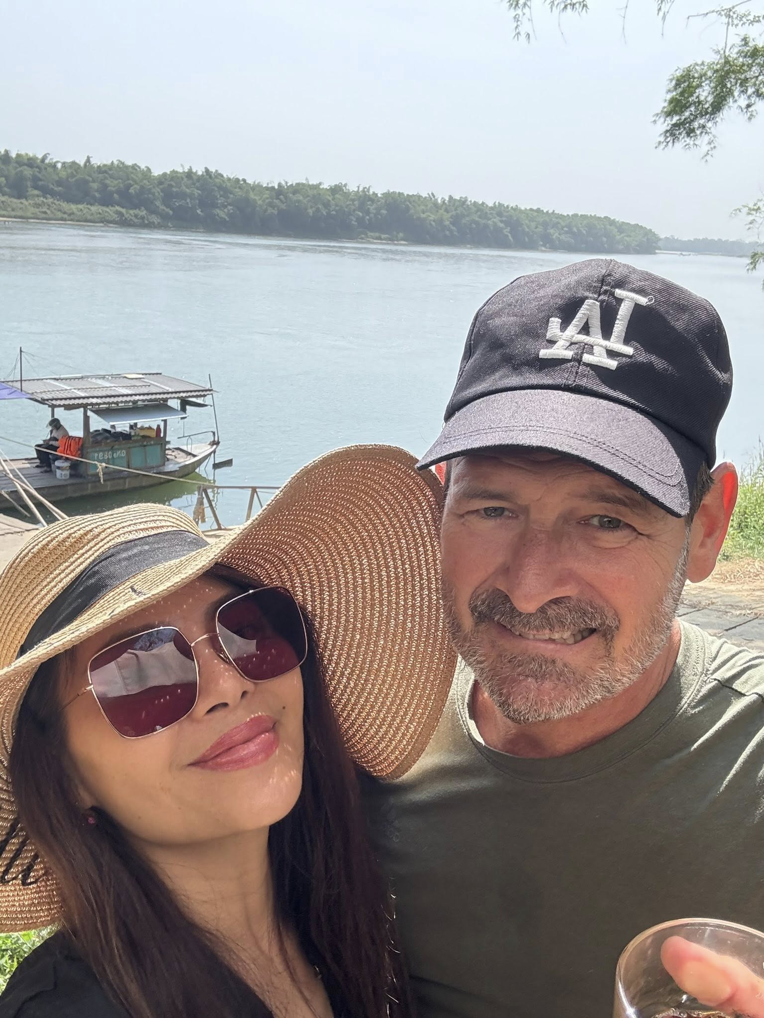 Chồng Mỹ của nữ ca sĩ nổi đình đám dặn vợ: Chồng Mỹ của nữ ca sĩ nổi đình đám dặn vợ: