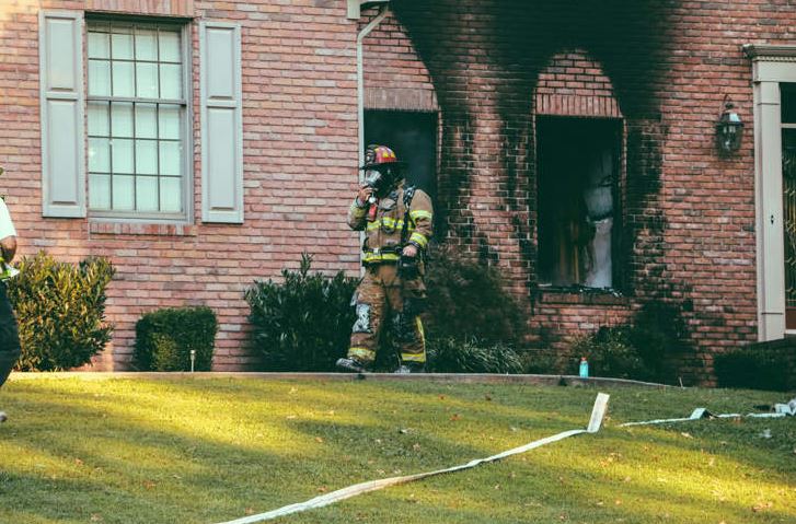 Nam thanh niên tự đốt nhà 2 lần trong 1 đêm, lý do khiến ai nấy bàng hoàng- Ảnh 1.