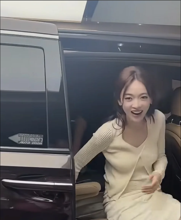 Ai đó hãy cứu lấy Ngô Cẩn Ngôn- Ảnh 2. Ai đó hãy cứu lấy Ngô Cẩn Ngôn- Ảnh 2.