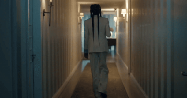 Bắt khẩn cấp diễn viên H ở sân bay vì buôn chất cấm nd1 1765013487386849643606 77 0 418 651 crop 1765013510944414810270gifpng