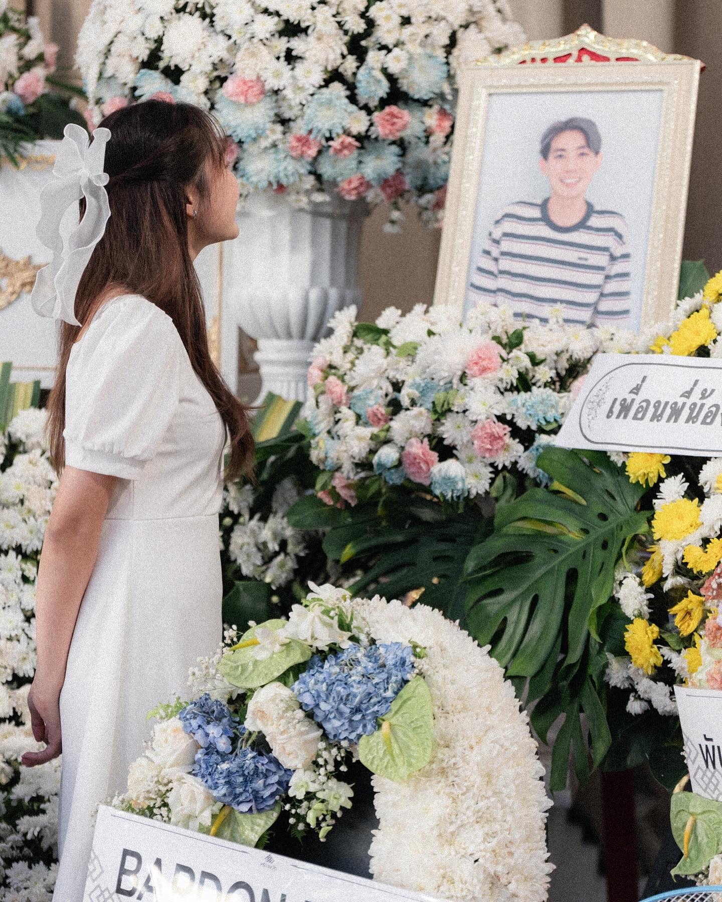 Nữ diễn viên phim bách hợp thương tiếc bạn trai vừa qua đời, lại bị