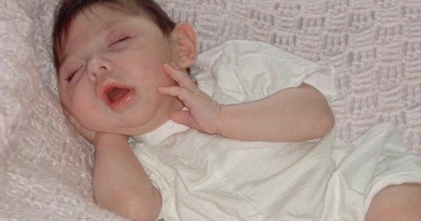 Cô bé sinh ra không có não bây giờ ra sao? 27 Cô bé sinh ra không có não bây giờ ra sao? nebraska family celebrating milestone thought 115114250 17627513273811539698374 1762759821271 176275982155074156353 0 45 665 1109 crop 17627598508051994977783jpg