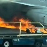 Những lời nói ám ảnh cuối cùng của phi công trước khi máy bay chở 178 người bốc cháy ngùn ngụt trên đường băng necaughtfireaftertheplaneemergencylandedindenve a 21741959719337 17420043811162127848384 1742008287045 1742008287261172281585 98 0 494 634 crop 1742008336241997564767jpg