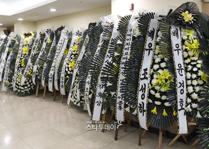 Dàn sao xót xa trước cái chết của tài tử Penthouse: