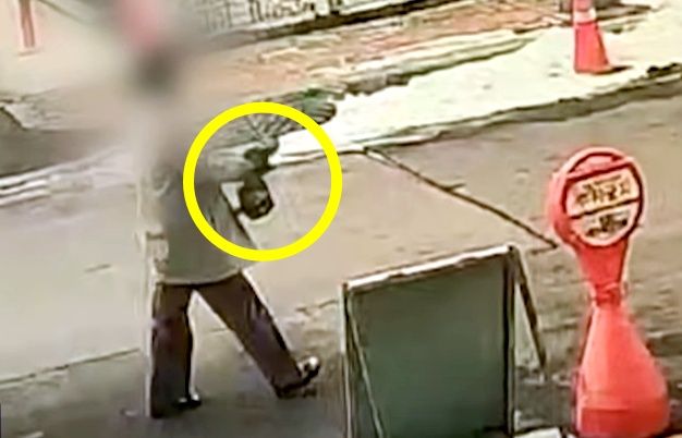 news17394224751461474m1-1739517658097-1739517658533285739739-1 "Con dao này có sắc không?", câu hỏi của nữ giáo viên khi mua hung khí tấn công bé gái tại Hàn Quốc khiến nhiều người run sợ news17394224751461474m1 1739517658097 1739517658533285739739 1