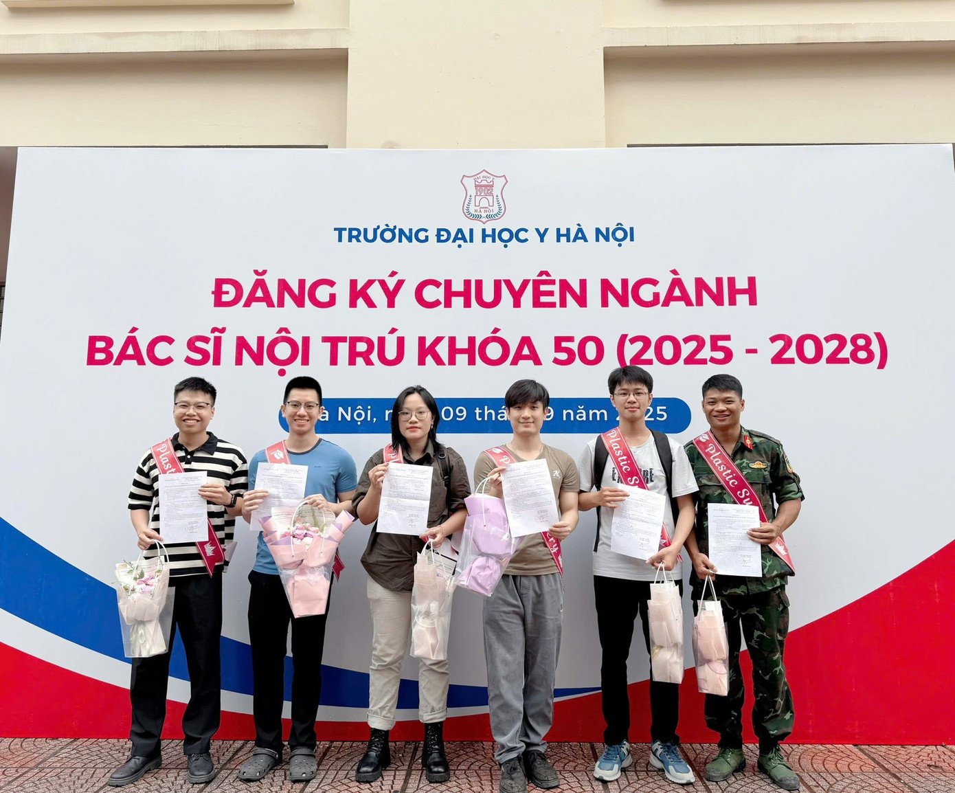 Những bác sĩ được netizen xin