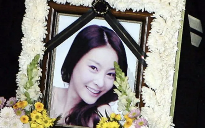 Bi kịch của ngành giải trí Hàn Quốc: 45 nghệ sĩ tự sát trong 20 năm- Ảnh 3.