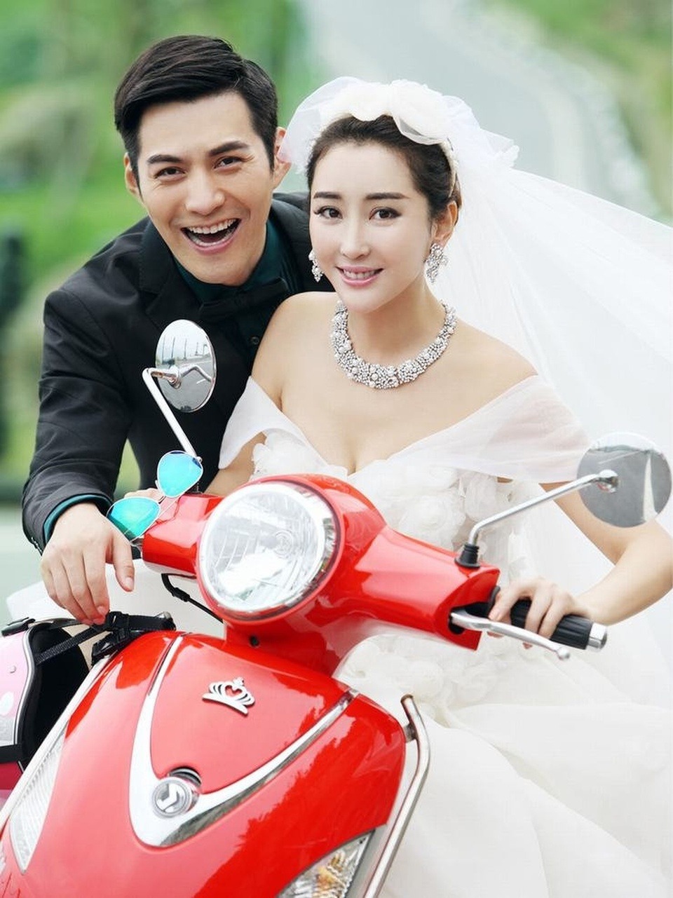 Showbiz có 1 mỹ nam đẹp đến Showbiz có 1 mỹ nam đẹp đến