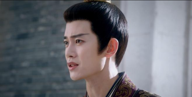 Phải có lệnh cấm tài tử này đóng phim cổ trang: Nhìn mặt như bộ xương khô, vào vai hoàng đế mà tưởng gian thần- Ảnh 4. Phải có lệnh cấm tài tử này đóng phim cổ trang: Nhìn mặt như bộ xương khô, vào vai hoàng đế mà tưởng gian thần- Ảnh 4.