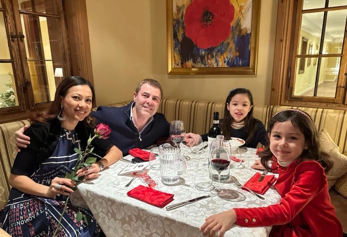 Hoa hậu Việt bán 2 biệt thự ở TP.HCM thu 230 tỷ đồng, sống với chồng giáo sư 15 năm không hôn thú- Ảnh 2.