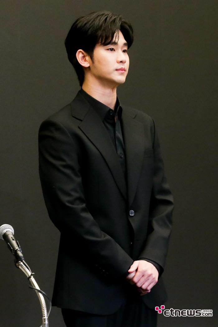 Phản ứng của dư luận về họp báo Phản ứng của dư luận về họp báo