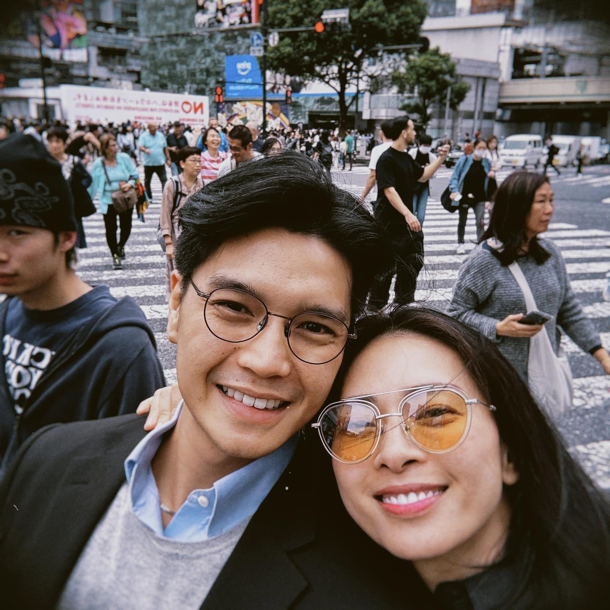 Cặp chị - em lệch 11 tuổi Vbiz: Giấu kín bưng chuyện hẹn hò, từng suy sụp vì khó có con- Ảnh 11.